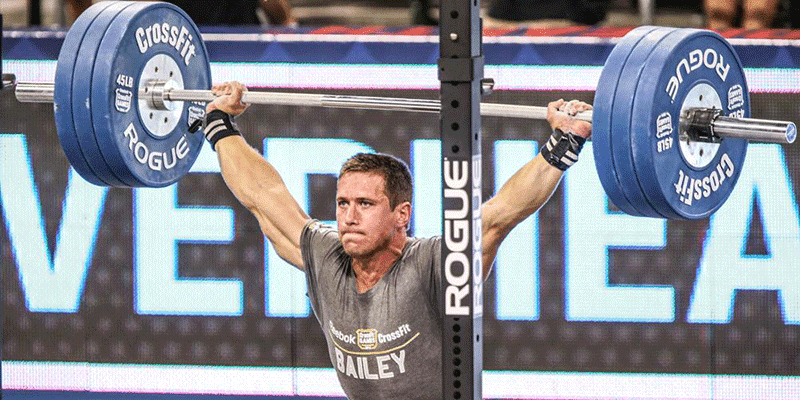 overhead squat CrossFit workouts Good Form Matters More Than Heavy Weights