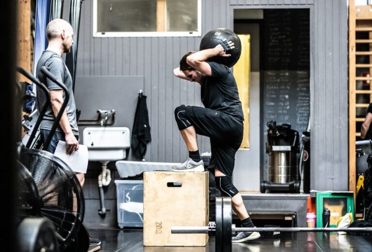 10 Quick Hacks to Stay Consistent with Training in the Gym