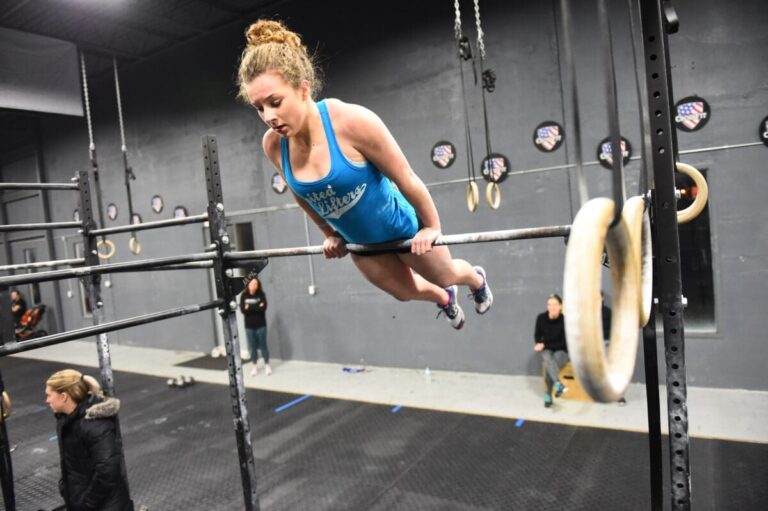 Tips on How to Do Your First Bar Muscle-Up