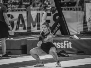 laura horvath does dumbbell overhead squat The Perfect Leg Workout Squat Variations for Strength