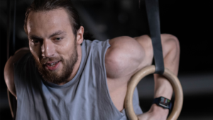 man with huge shoulders does best exercise for bigger front delts