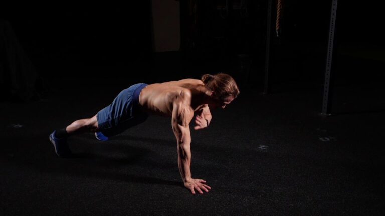 5 Calisthenics Core Exercises Better Than Sit Ups for a Shredded Six Pack