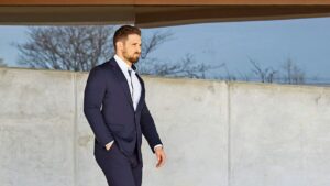 best suits for athletic guys