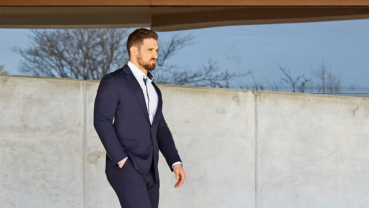 best suits for athletic guys