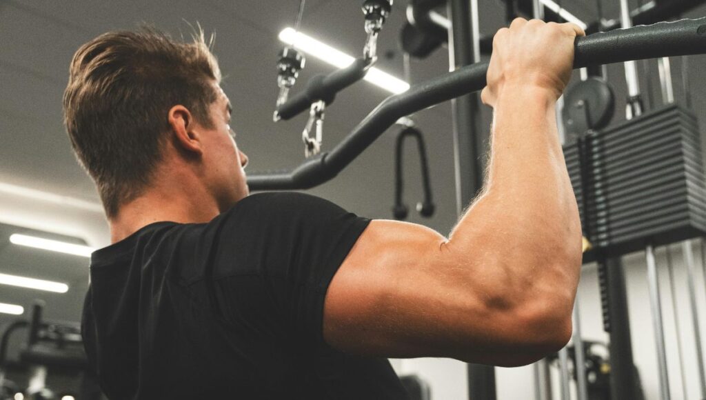 Attractive Shoulders